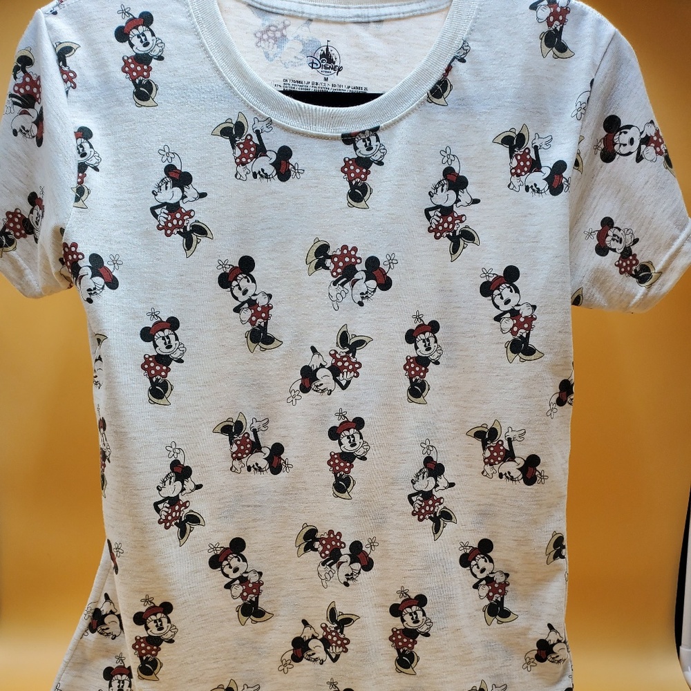 Minnie Mouse Disney Short Sleeve Tee.